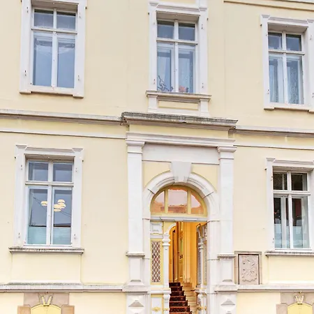 Charmante Altbauwohnung * Rhodt unter Rietburg